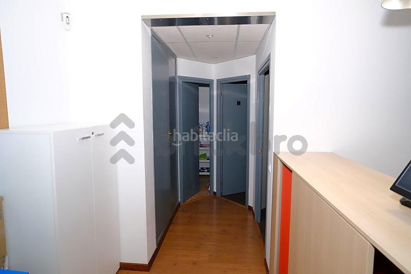 Foto c0e17caa-e90b-4a9e-9706-11ac3d8eb46d. Local commercial dans carrer de manolo taberner 21 dans Valencia