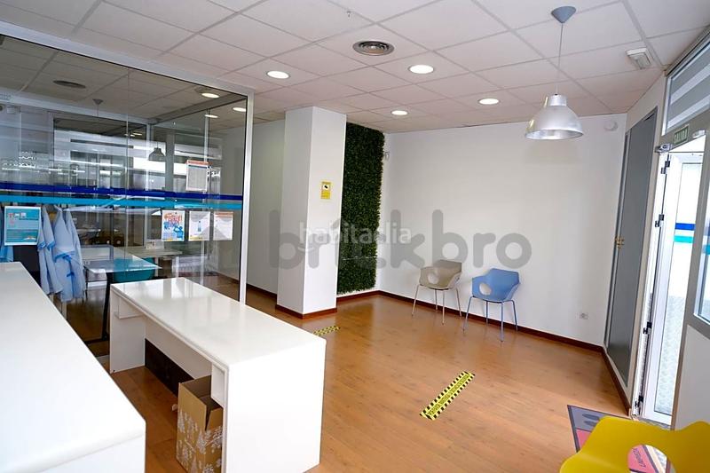 Foto e921e5ce-3809-405f-adde-336c3a76bce1. Local commercial dans carrer de manolo taberner 21 dans Valencia