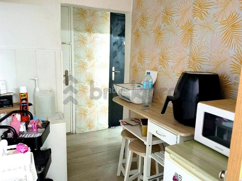 Foto 2a7a5d0f-bdb8-4a7b-b564-b92e963fc5aa. Locale commerciale in passatge de caralt 14 in Singuerlín Santa Coloma de Gramenet