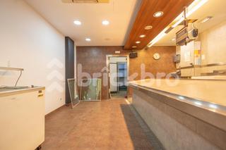 Local commercial  De prim. Local en rambla prim 232  barcelona