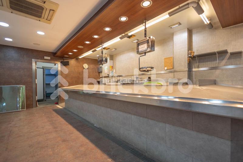 Foto 3226a2f1-c106-4b8f-9cd7-32a72ad26f3a. Local comercial local en rambla prim 232 en La Verneda - La Pau Barcelona