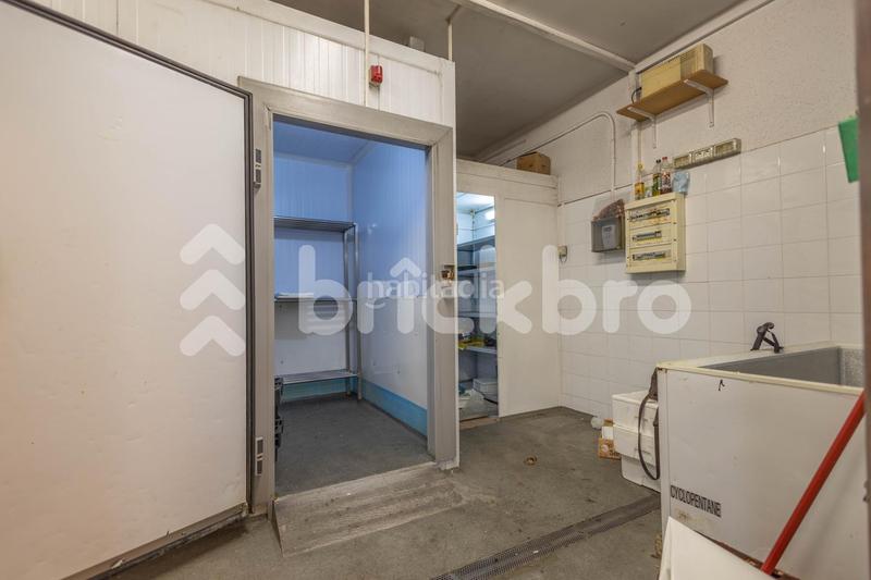 Foto 328924c6-0cf5-45d6-a336-10cdc38b9b39. Local comercial local en rambla prim 232 en La Verneda - La Pau Barcelona