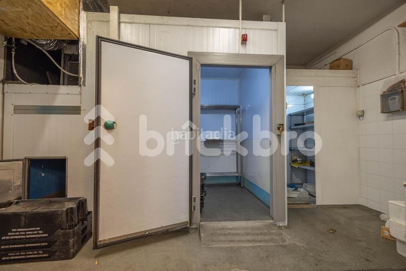 Foto 7ad50433-6f69-42c3-8f50-d01fa324a837. Local comercial local en rambla prim 232 en La Verneda - La Pau Barcelona