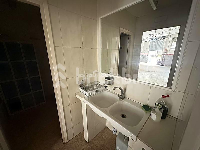 Foto a6d6405b-ebeb-4ea0-b430-3d5718a5ac96. Local comercial a El Poble Sec - Parc de Montjuïc Barcelona