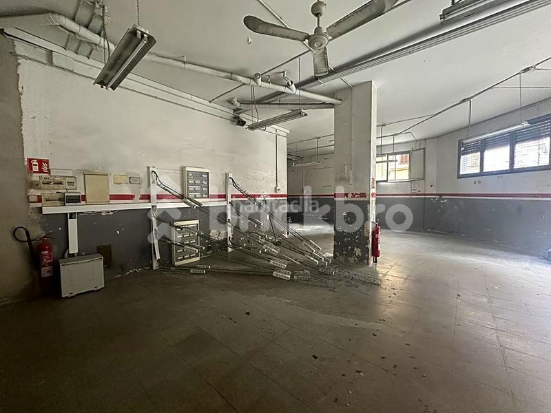 Foto b4f7557c-8b45-4906-8e46-4cc5a6309939. Local comercial a El Poble Sec - Parc de Montjuïc Barcelona