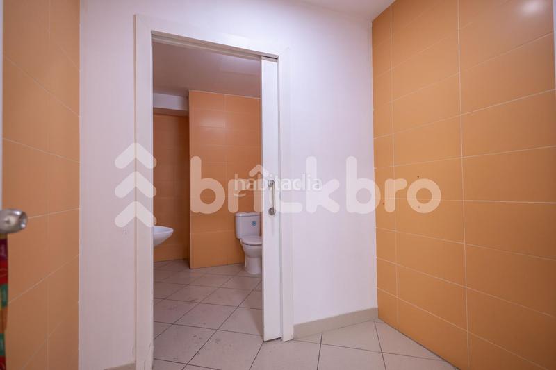 Foto 39852115-d161-461c-bb32-5827a499e34e. Locale commerciale in Els Molins Mataró