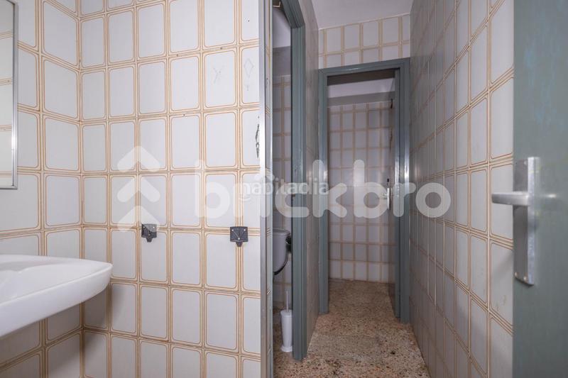 Foto bb52c7ae-c57a-4d99-8ca2-a7aa54d1036a. Lloguer local comercial a El Camp d´en Grassot i Gràcia Nova Barcelona