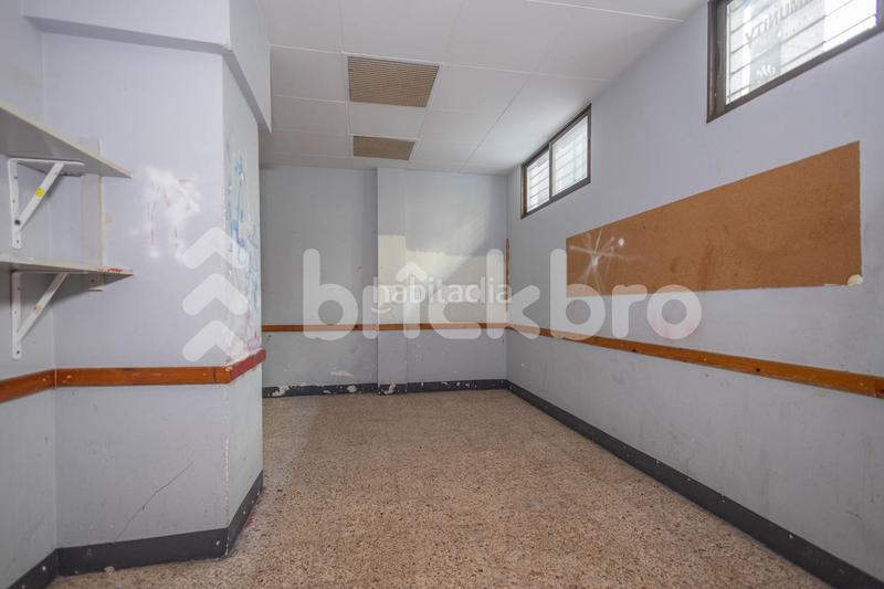 Foto 083f43e5-218a-4ea9-afdb-90138eab5355. Rent business premise in El Camp d´en Grassot i Gràcia Nova Barcelona
