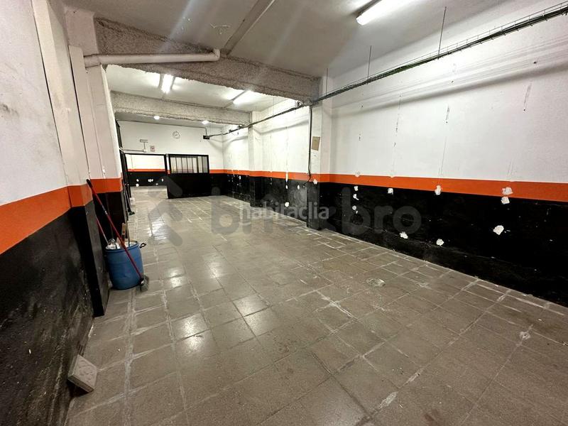 Foto 609840ff-cc5a-419a-8d12-e97d79cef64e. Geschäftsraum in Santa Rosa Santa Coloma de Gramenet