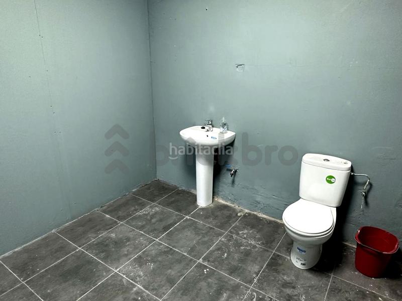 Foto 64cd7ee0-91f0-474e-b56b-70bdecec0d9e. Alquiler local comercial local en c. de sant josep en Esplugues de Llobregat