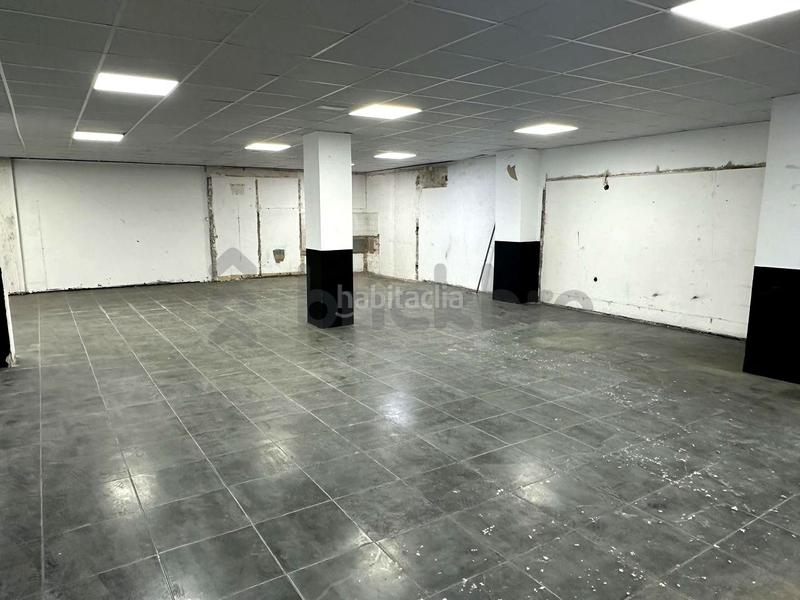 Foto e6c5ce10-23fa-44e6-86bc-3544e165edd1. Lloguer local comercial a Can Clota Esplugues de Llobregat