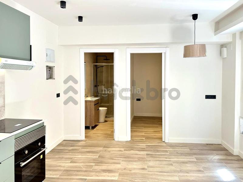 Foto 20a3220a-db33-4293-b672-703c2509ce20. Local comercial local en carrer darnau, local 2 en Barcelona