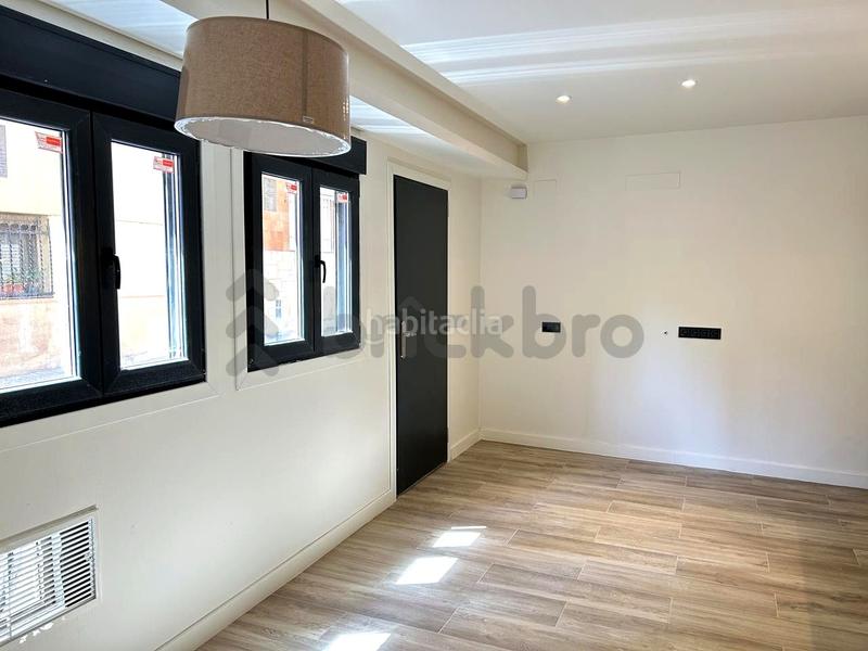 Foto 4d23e94d-42db-448d-b269-01f411970756. Local comercial local en carrer darnau, local 2 en Barcelona