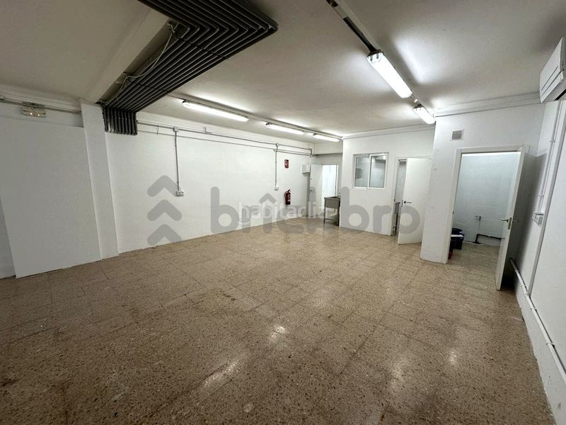 Foto d57f4e8e-c284-4e4c-a801-02a82d180d1e. Local comercial a Guinardó Barcelona