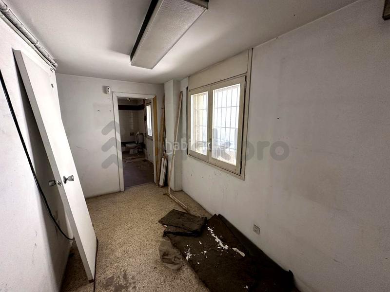 Foto 55cab7be-8433-4aec-8c77-28a1e1c558b2. Lloguer local comercial a La Verneda - La Pau Barcelona