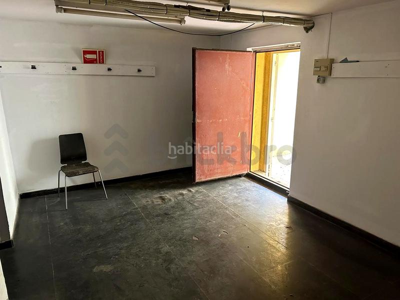 Foto 4b8b4a19-624c-4c53-8007-f158736fe844. Local commercial dans Sant Antoni Barcelona