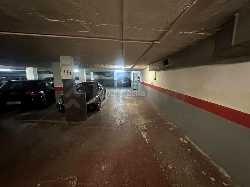 Foto 4b58e383-c2f6-4067-82a2-054998ccde9e. Autoparkplatz in Putget - Farró Barcelona