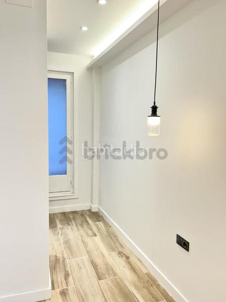 Foto cd9fbc52-52ae-4be3-ba21-dedfcea66396. Local comercial local en carrer de pàdua en Putget - Farró Barcelona