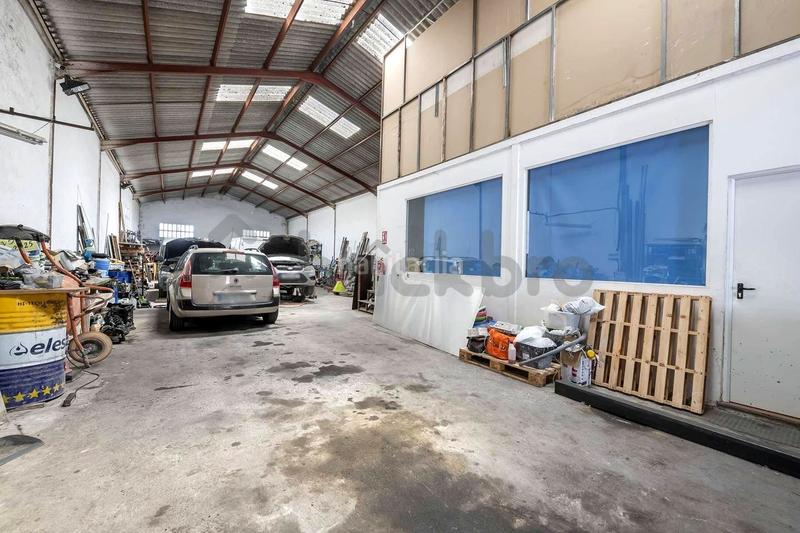 Foto 2615a56b-5c95-44e3-8dea-3b86929f4aad. Industrial building in Humanes de Madrid