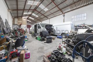 Industrial building  Del pico almanzor. Nave en pico almanzor  humanes de madrid