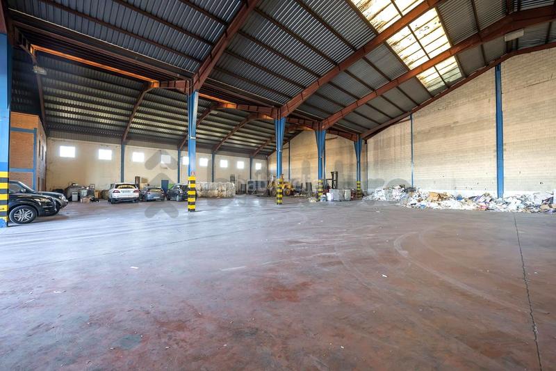 Foto db2cf9b7-dcbb-483a-bbcc-64bfbd10ee0d. Lloguer nau industrial a Leganés norte Leganés