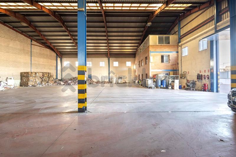 Foto f870b87c-2fc7-486e-a89b-2b1713b720aa. Location bâtiment à usage industriel dans Leganés norte Leganés