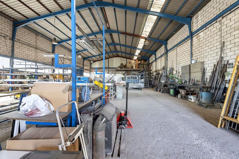 Foto a80e2536-1efb-492a-b5d8-2e2103618888. Fabrikhalle in Valdecarros Madrid