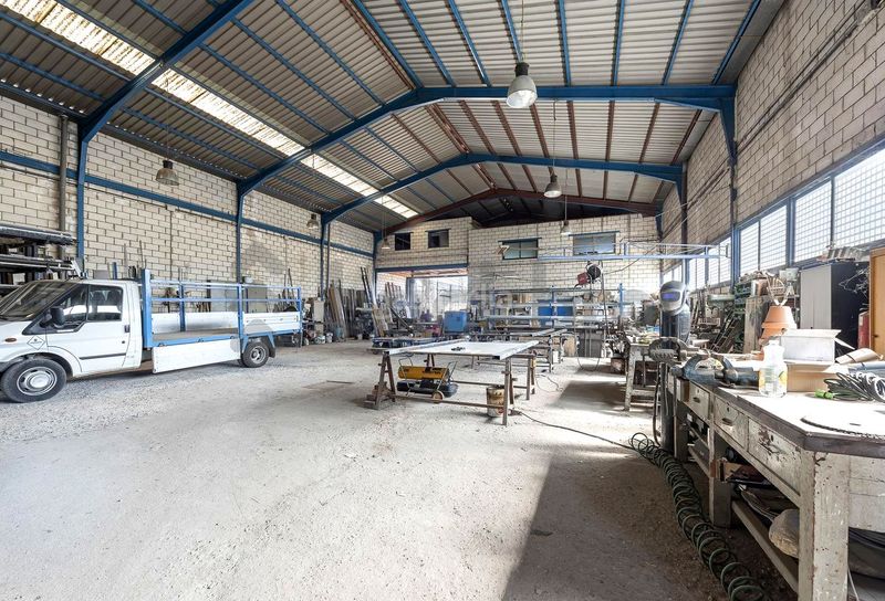 Foto e005441d-e313-4710-8275-9221b0b95d3f. Fabrikhalle in Valdecarros Madrid