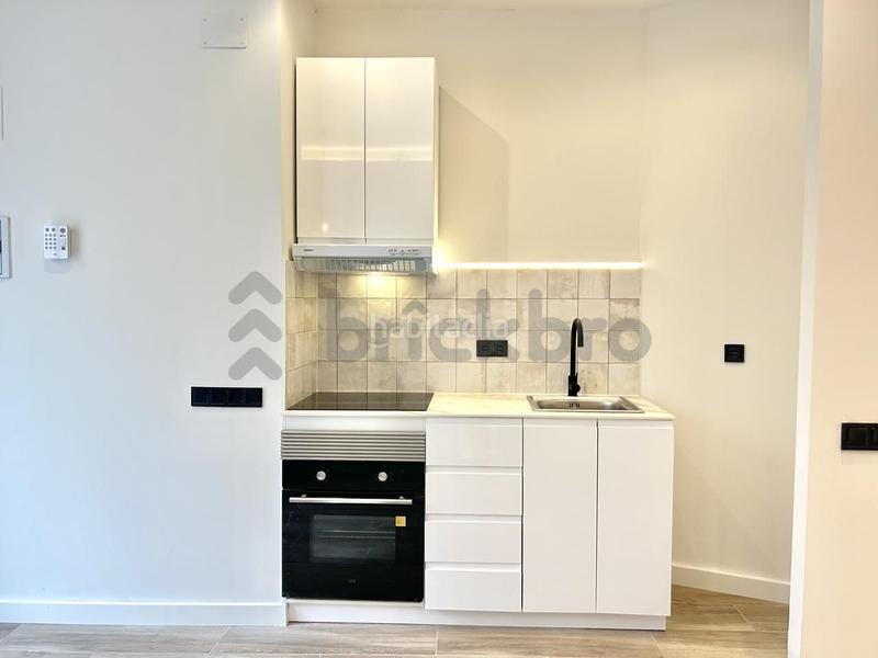 Foto 4339bbde-45b0-4b2c-bd10-15e99cfabf01. Estudio  en carrer de pàdua en Putget - Farró Barcelona