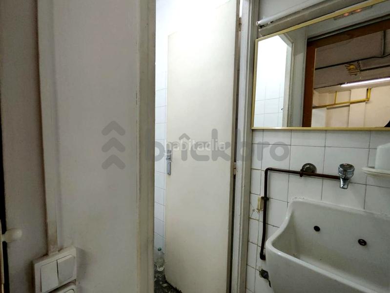 Foto c06bca43-ba48-4ca5-aea6-eaae517da149. Local comercial a Barri de les Corts Barcelona