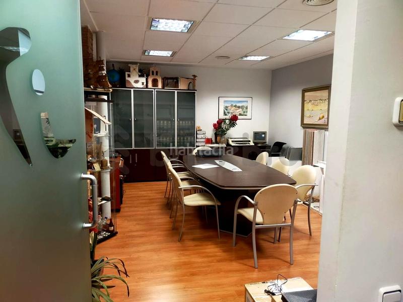 Foto 45068cfc-44d5-460c-a3d2-35351cff90f0. Business premise in Sants-Badal Barcelona