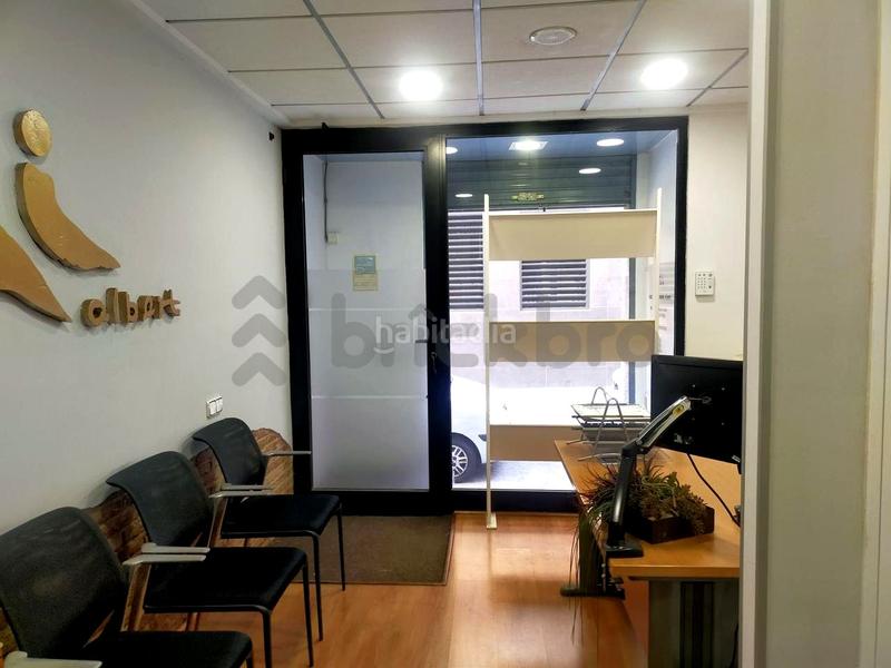 Foto f140397c-41a2-4101-bd6b-46444920a196. Business premise in Sants-Badal Barcelona