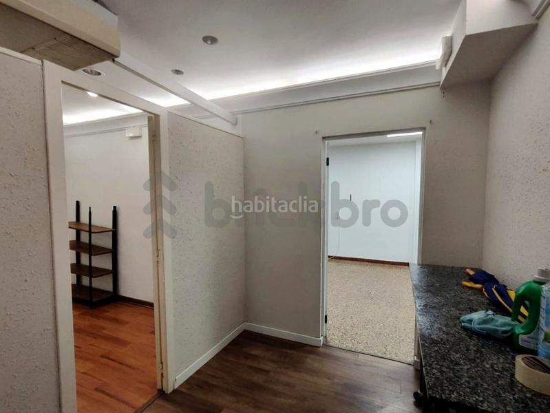 Foto 0fed3e5f-8448-4a08-b3c9-932b86bb494f. Lloguer local comercial a Centre Cornellà de Llobregat