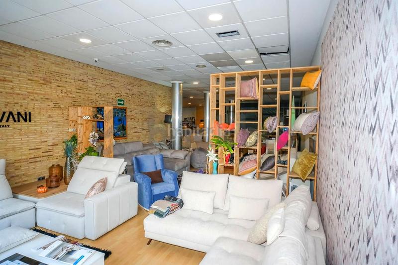 Foto 07b75303-2982-4504-80ee-77dda9d5d0b7. Geschäftsraum in Torrefiel Valencia