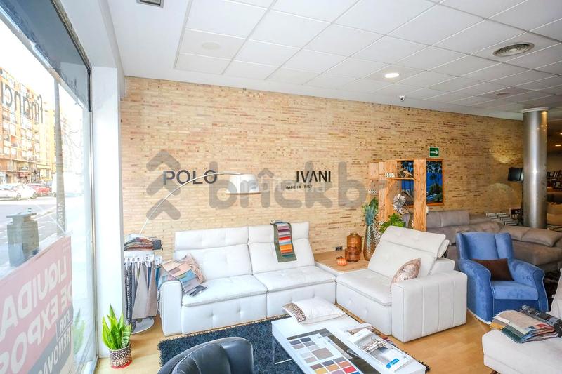 Foto b6601dd1-8b35-46e2-a8f7-3f8a77c103f3. Geschäftsraum in Torrefiel Valencia