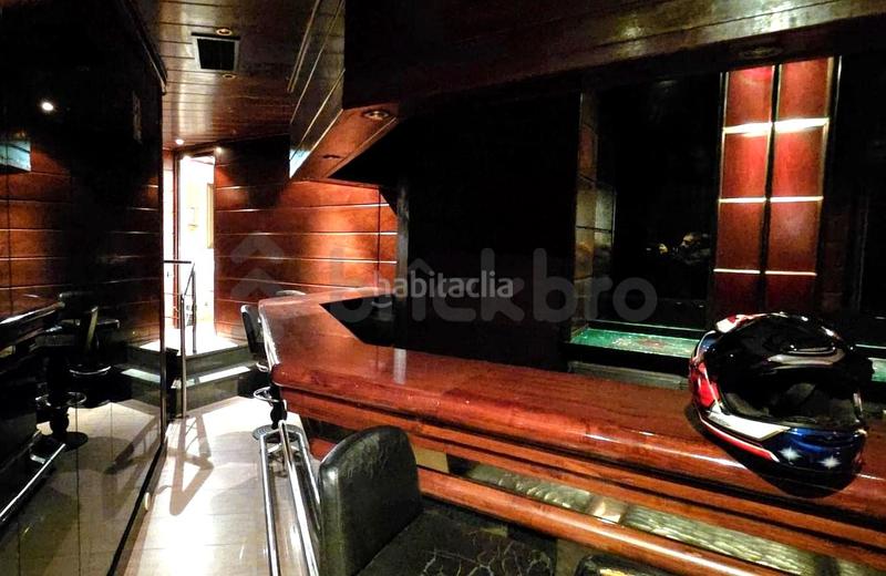 Foto 6d5a773a-351a-4e5d-a9df-5d85f8da1b8e. Alquiler local comercial local en carrer de villarroel en Barcelona