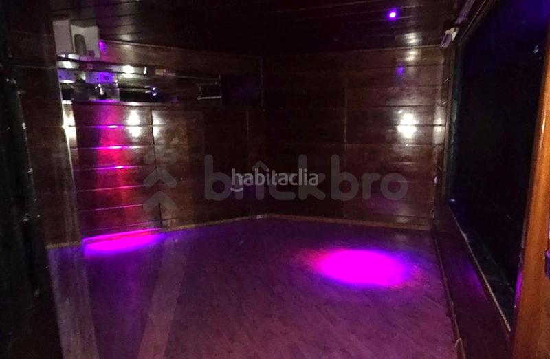 Foto cfa20f3e-d5e2-4fbc-9f79-41a52c7a8af4. Alquiler local comercial local en carrer de villarroel en Barcelona