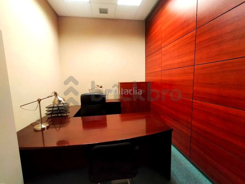 Foto cd80f1e0-49c5-4c00-824f-14e609d6a11b. Business premise in La Vila Olímpica del Poblenou Barcelona