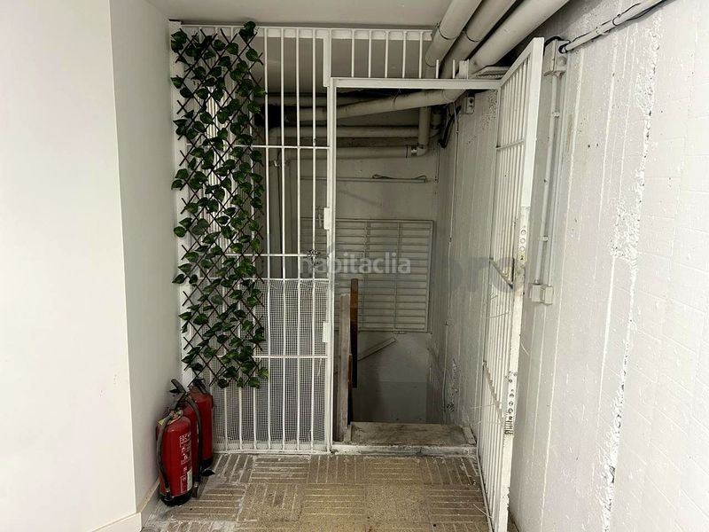 Foto 500fe642-6ecc-45a2-927e-2928415e2d9a. Local comercial a Congrés - Indians Barcelona