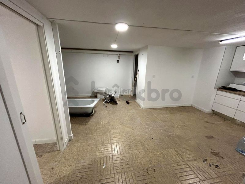 Foto e54e11a1-cd15-4a47-867c-1a7b7da89171. Local comercial a Congrés - Indians Barcelona