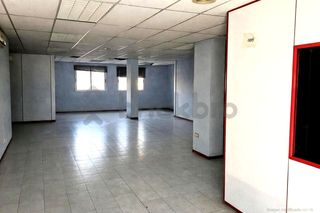 Lloguer Local Comercial  De la mare de déu de montserrat. Local en carrer de la mare de déu de montserrat  granollers