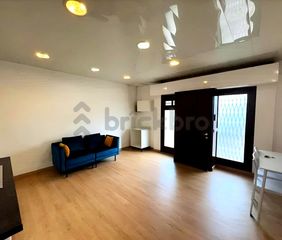 Local Comercial a D'Elisenda De Montcada