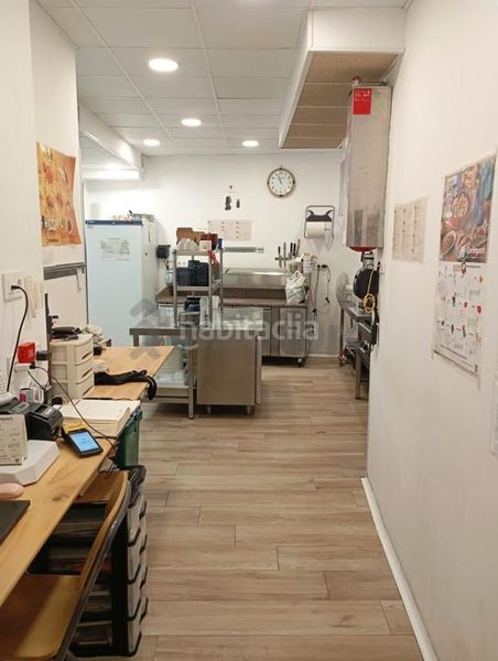 Foto 4b2bea27-4a12-48ce-912d-9f90a9c6e066. Traspàs local comercial a Centre Sabadell