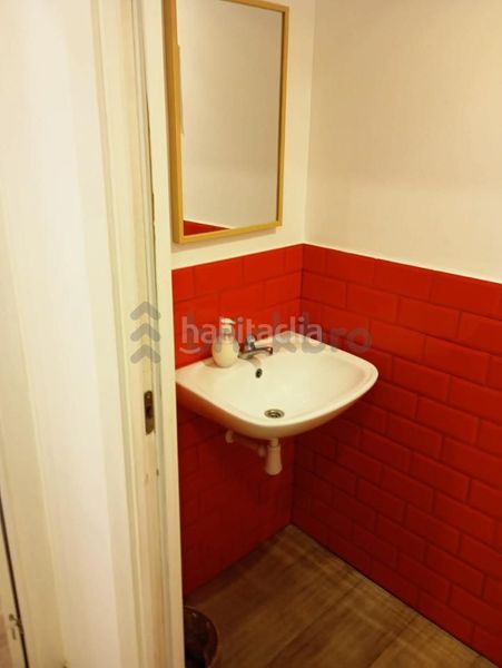 Foto c2b6ef7d-f421-4d7c-b6a6-c30aee08de23. Traspàs local comercial a Centre Sabadell
