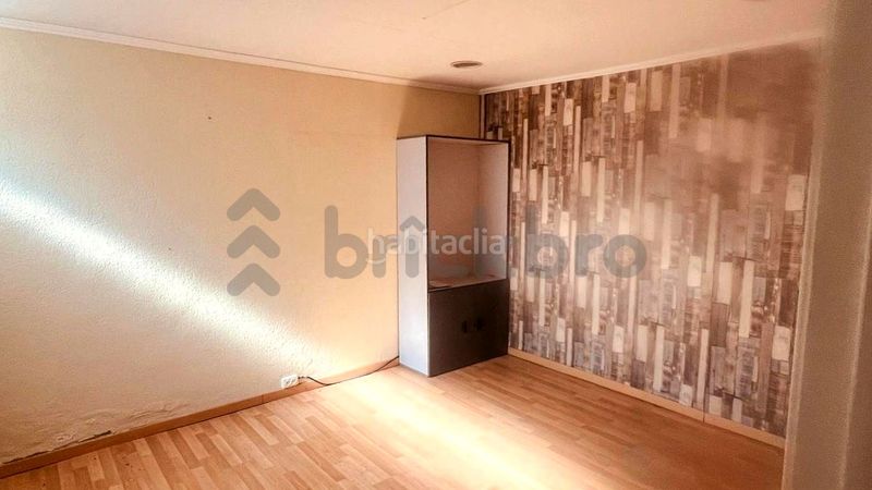 Foto 58d4db19-2ec5-4047-a48f-723e2184d856. Edifici a Can Roses Rubí
