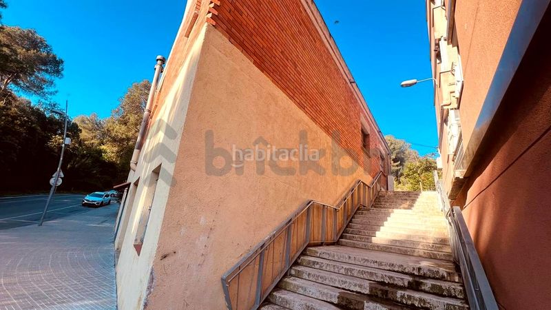 Foto c9a1731f-f316-4da0-85e5-1f91ddaf97a2. Edifici a Can Roses Rubí