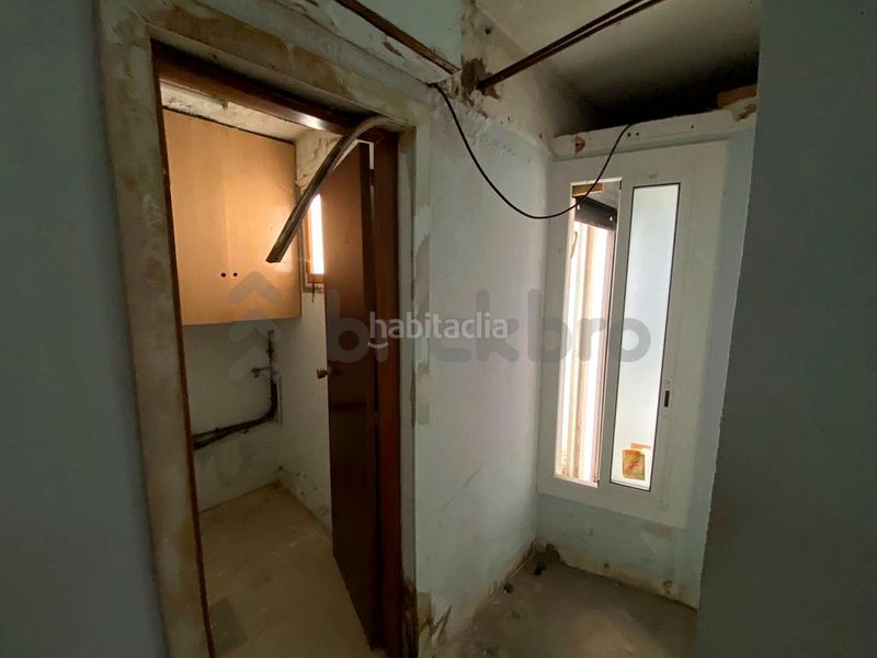 Foto f93d2854-81ee-4059-b94d-f97f4f3f3ad1. Local comercial en La Teixonera Barcelona