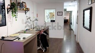 Local Comercial a De La Indústria