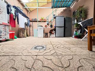 Casa aparellada en Virgen del Rosario. Casa en venta en torrejn de ardoz