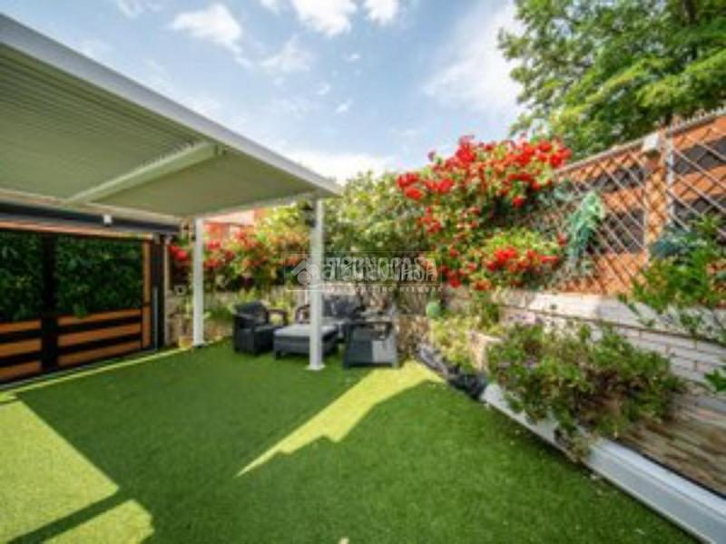 Foto a9173896-bc83-48b7-a974-722235d41eb8. Casa  en venta en Fresnos I y II Torrejón de Ardoz